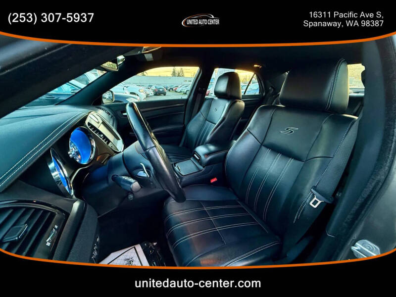 2012 Chrysler 300 S V6
