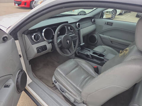 2005 Ford Mustang V6 Premium