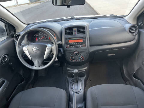 2015 Nissan Versa 1.6 S Plus