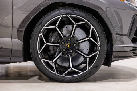 2023 Lamborghini Urus Performante