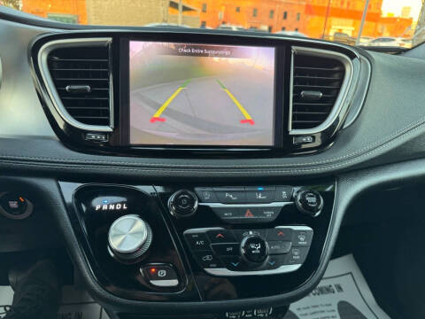 2022 Chrysler Pacifica Touring