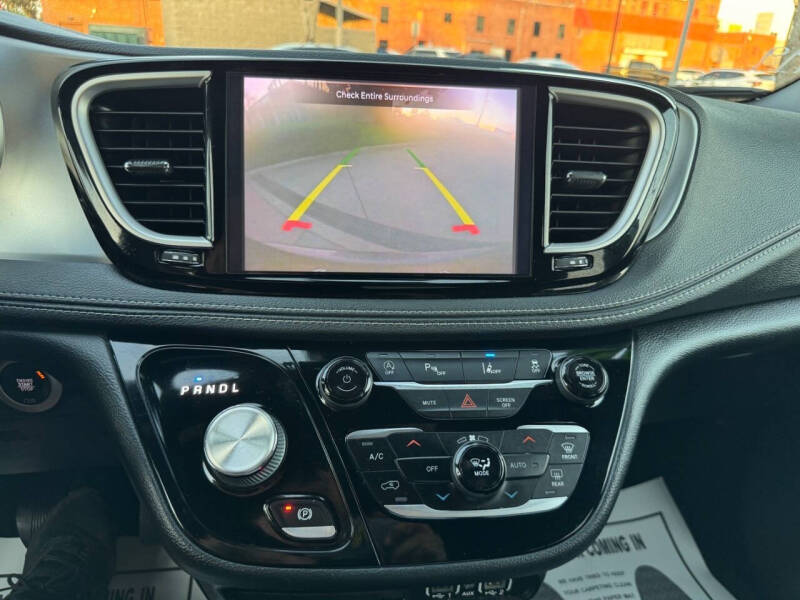 2022 Chrysler Pacifica Touring