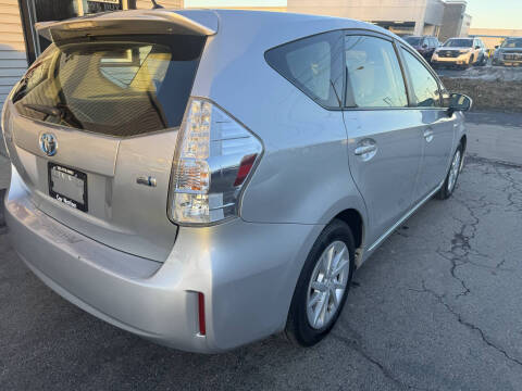 2012 Toyota Prius v Five