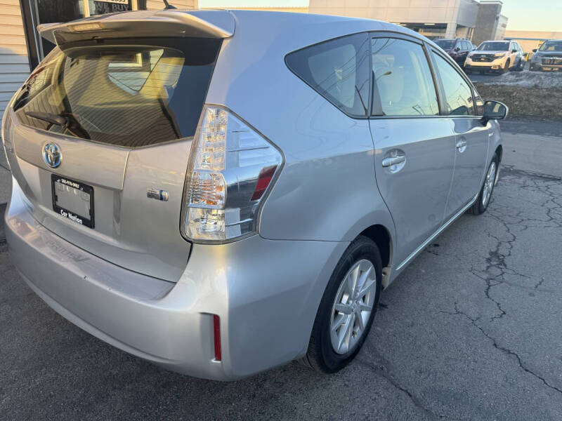2012 Toyota Prius v Five