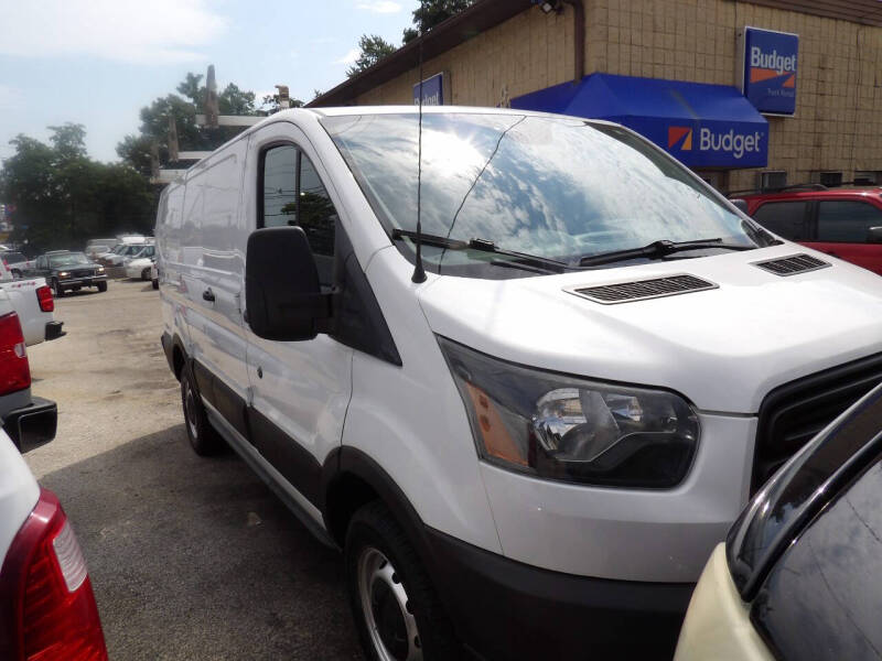 2015 Ford Transit Base's photo
