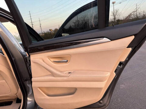 2015 BMW 5 Series 528i