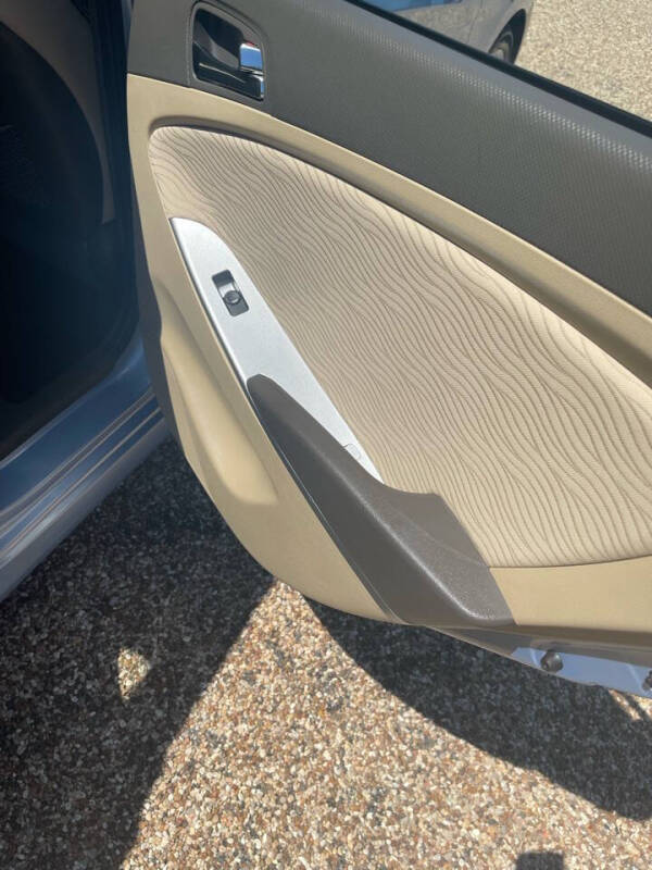 2013 Hyundai Accent GLS