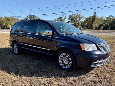 2015 Chrysler Town and Country Touring-L