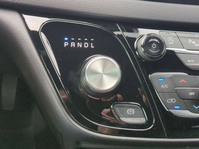 2026 Chrysler Voyager LX