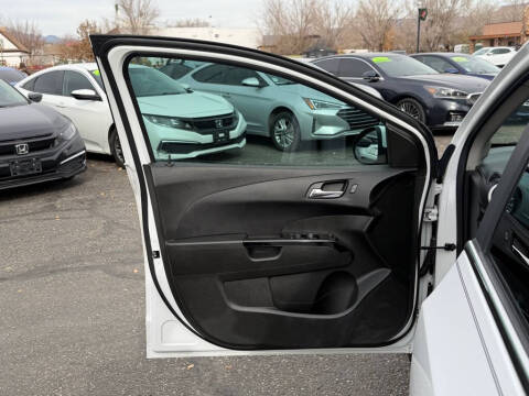 2018 Chevrolet Sonic LT Manual