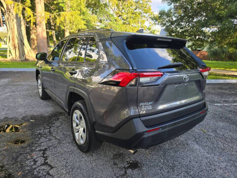 2021 Toyota RAV4 LE