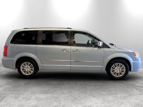 2012 Chrysler Town and Country Limited