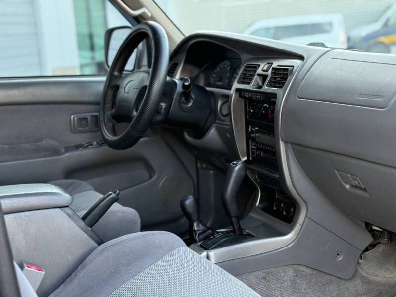 2002 Toyota 4Runner SR5