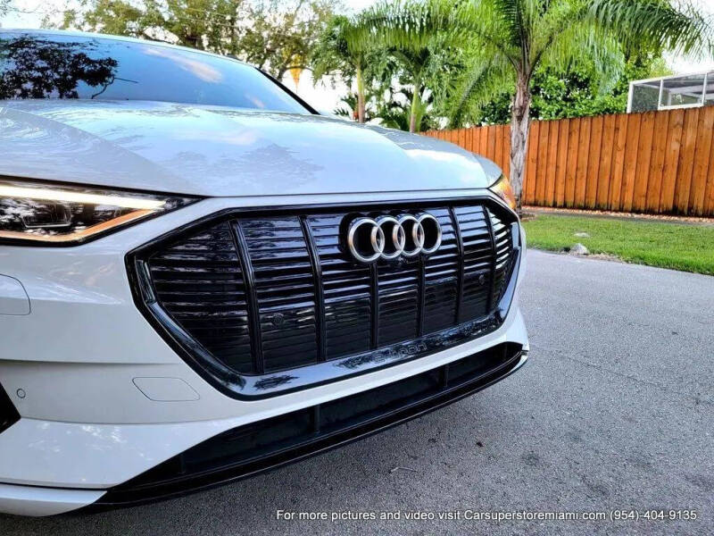 2021 Audi e-tron quattro Premium Plus