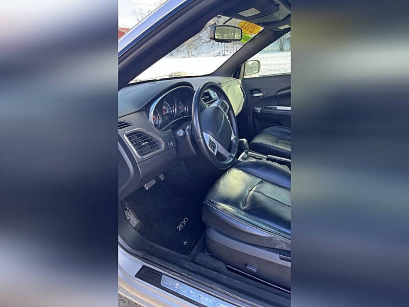 2012 Chrysler 200 Limited