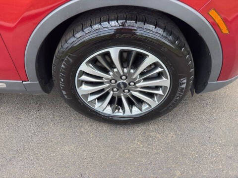 2019 Lincoln Nautilus Select