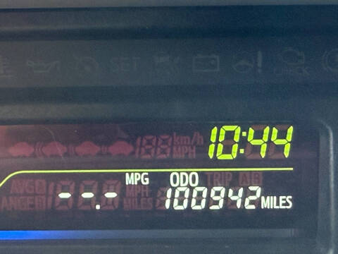 2013 Toyota Prius v Five
