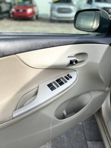 2013 Toyota Corolla LE