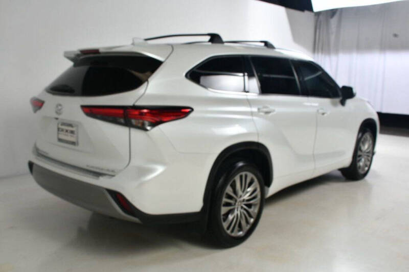 2022 Toyota Highlander Platinum