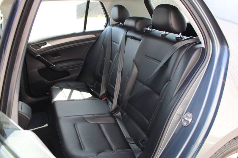 2021 Volkswagen Golf TSI