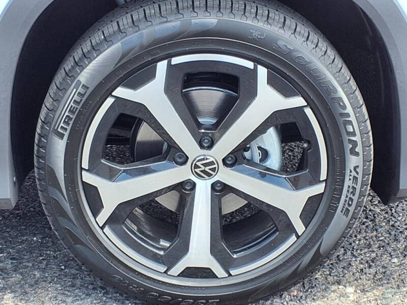 2025 Volkswagen Tiguan SE