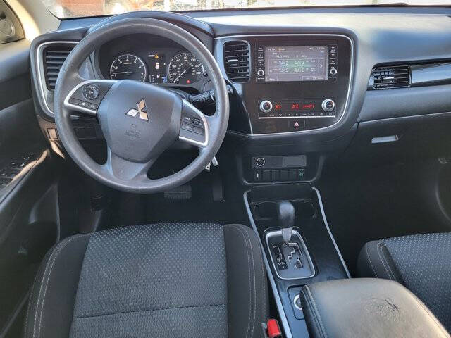 2020 Mitsubishi Outlander ES