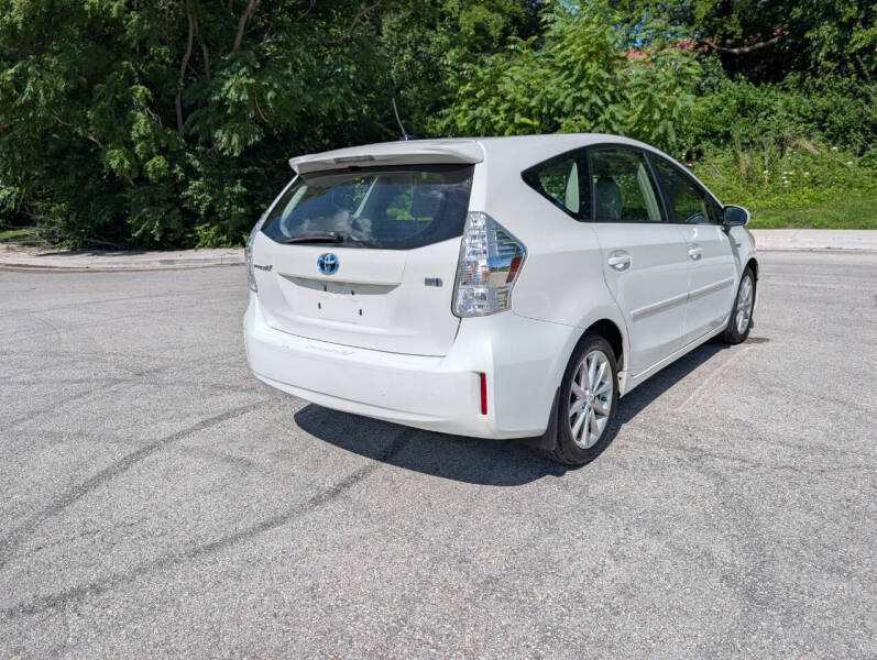 2012 Toyota Prius v Five