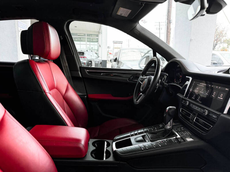 2020 Porsche Macan