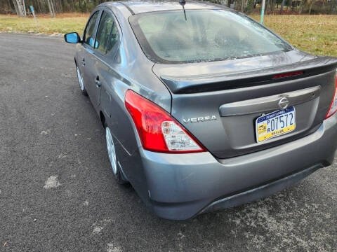 2017 Nissan Versa 1.6 S Plus