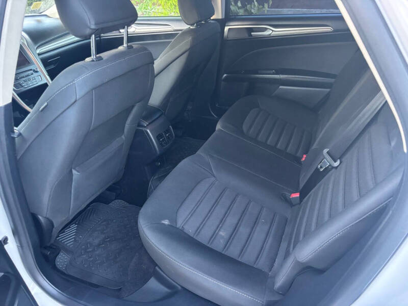 2017 Ford Fusion SE