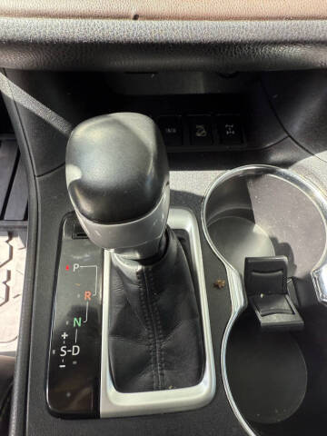 2014 Toyota Highlander LE