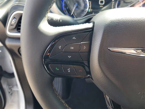 2024 Chrysler Pacifica Touring