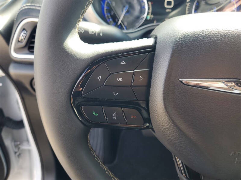 2024 Chrysler Pacifica Touring