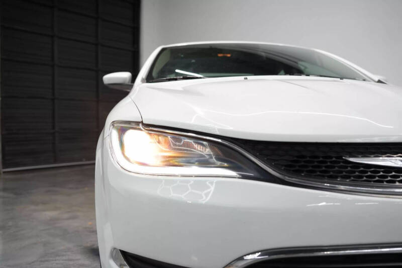 2017 Chrysler 200 Limited Platinum