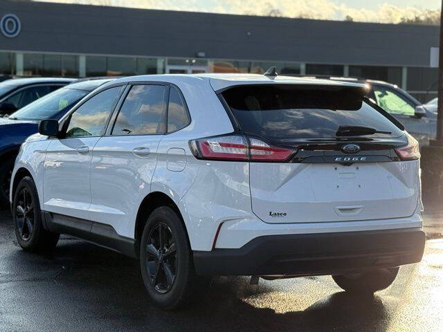 2021 Ford Edge SE