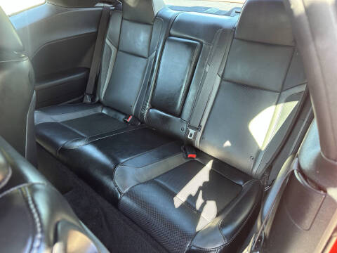 2015 Dodge Challenger SXT Plus