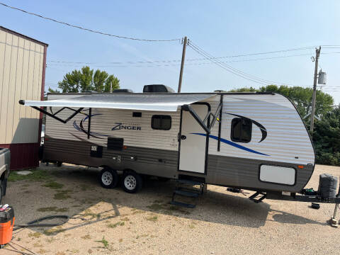 2017 Crossroads Zinger for sale at J & S Auto Sales in Thompson ND