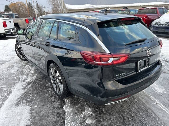 2018 Buick Regal TourX Essence