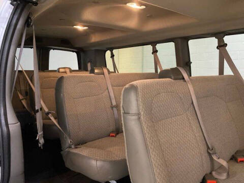 2025 Chevrolet Express LT 3500