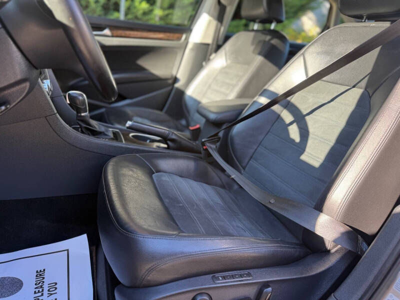 2015 Volkswagen Passat 2.0L TDI SEL Premium