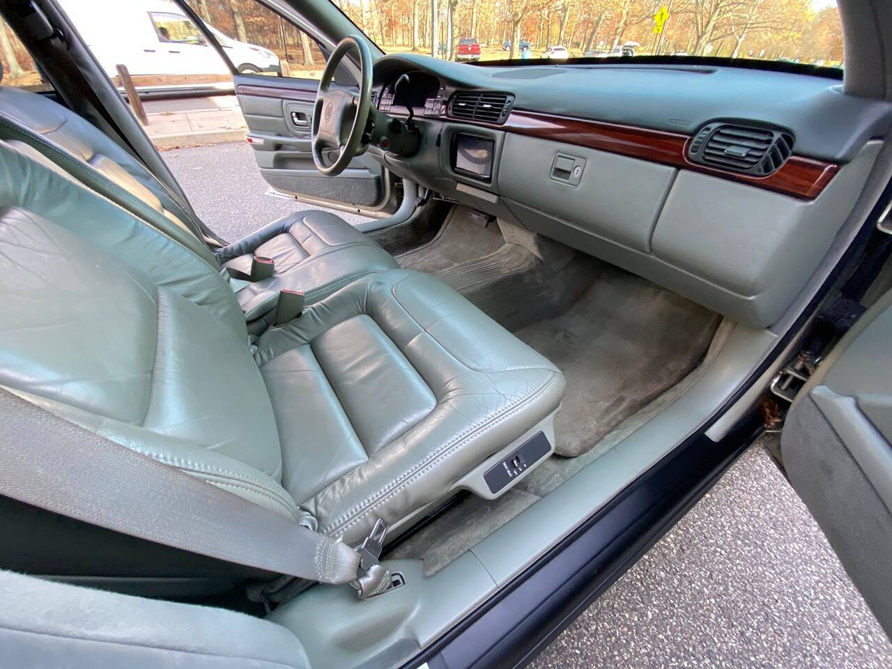 1997 Cadillac DeVille for sale at Vintage Motors USA in Roselle, NJ