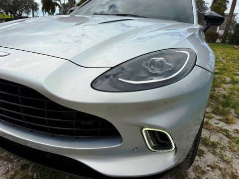2021 Aston Martin DBX