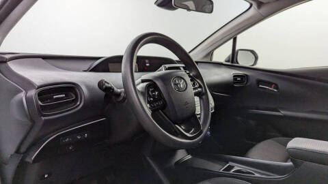 2022 Toyota Prius LE