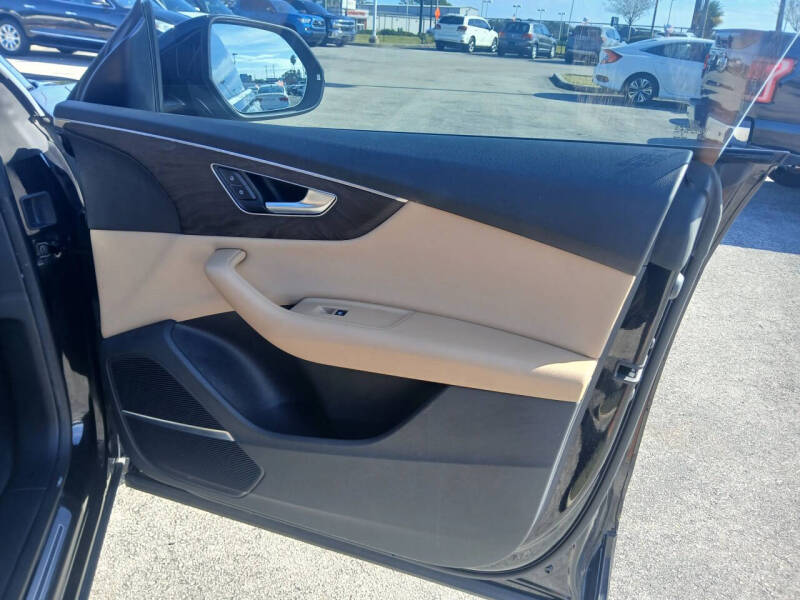 2019 Audi Q8 quattro Premium Plus 55 TFSI