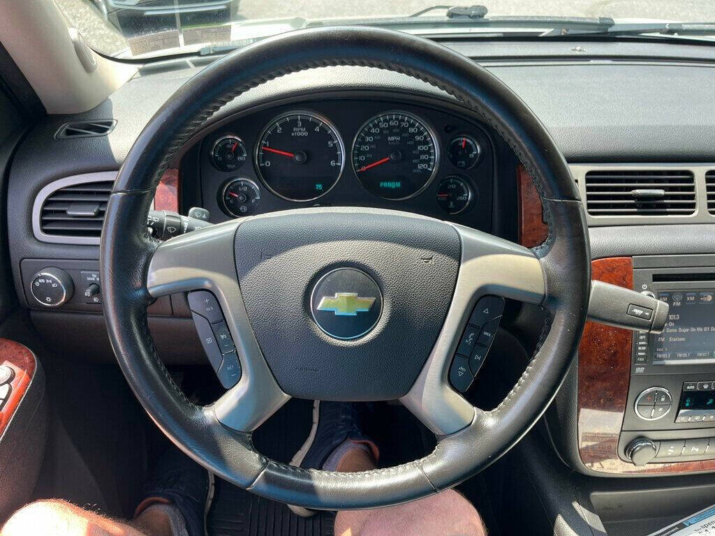 2013 Chevrolet Suburban 56