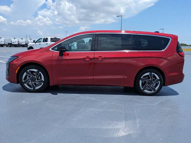 2027 Chrysler Pacifica Limited
