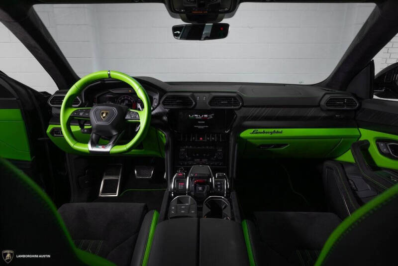 2024 Lamborghini Urus S