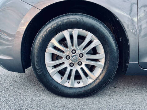 2013 Toyota Sienna XLE Mobility 7-Passenger