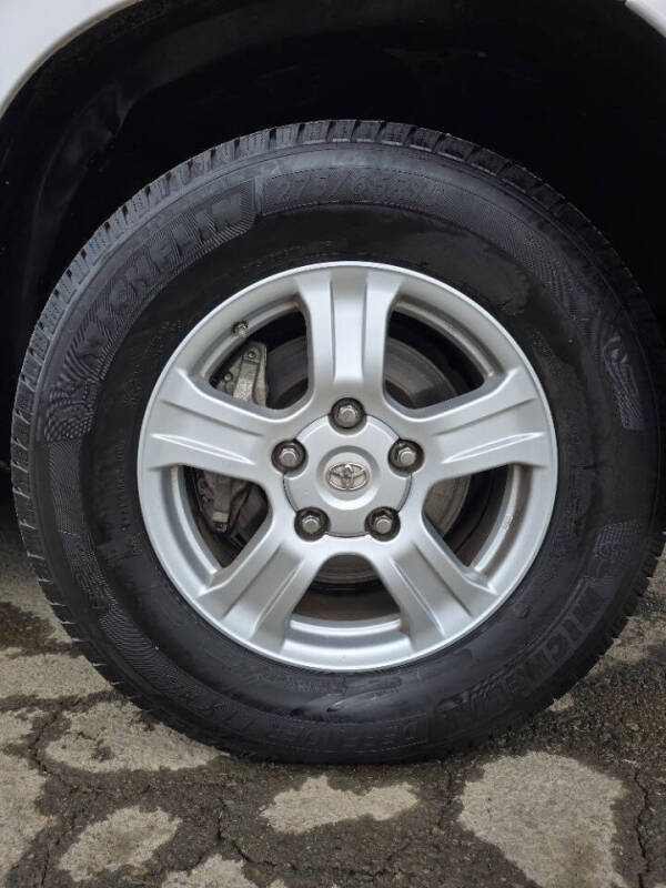 2013 Toyota Sequoia SR5