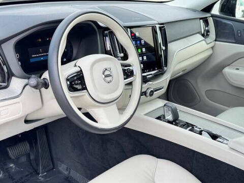 2023 Volvo XC60 B5 Plus Dark Theme